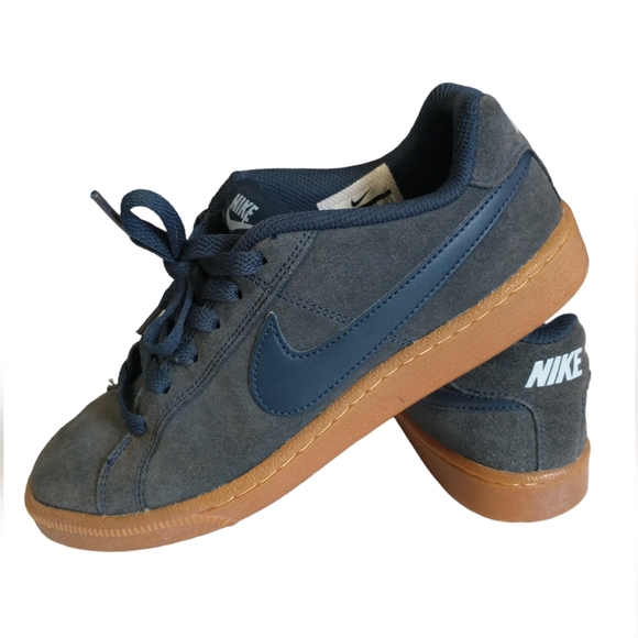 Nike Court Royale Suede Women's Shoes - Picture 2 of 11